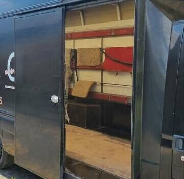 Черный Рено Мастер, объемом двигателя 3 л и пробегом 435 тыс. км за 10000 $, фото 19 на Automoto.ua