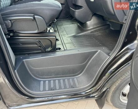 Черный Рено Мастер, объемом двигателя 2.3 л и пробегом 230 тыс. км за 21500 $, фото 68 на Automoto.ua