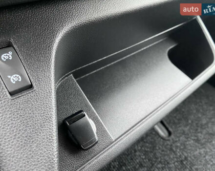 Черный Рено Мастер, объемом двигателя 2.3 л и пробегом 297 тыс. км за 20800 $, фото 34 на Automoto.ua