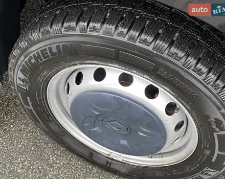 Черный Рено Мастер, объемом двигателя 2.3 л и пробегом 297 тыс. км за 20800 $, фото 48 на Automoto.ua