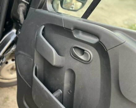 Черный Рено Мастер, объемом двигателя 2.3 л и пробегом 492 тыс. км за 18999 $, фото 21 на Automoto.ua