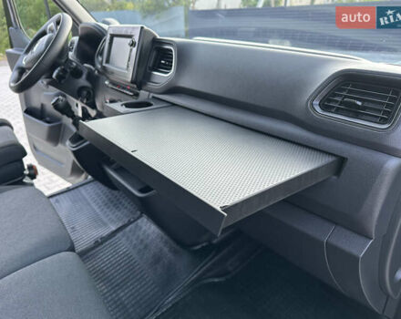 Черный Рено Мастер, объемом двигателя 2.3 л и пробегом 198 тыс. км за 21600 $, фото 52 на Automoto.ua