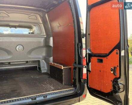 Черный Рено Мастер, объемом двигателя 2.3 л и пробегом 225 тыс. км за 18990 $, фото 26 на Automoto.ua