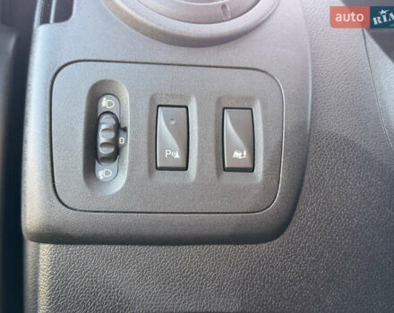 Черный Рено Мастер, объемом двигателя 2.3 л и пробегом 225 тыс. км за 18990 $, фото 31 на Automoto.ua