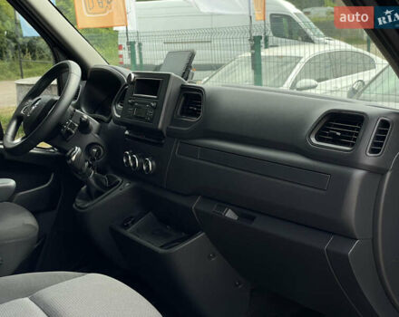 Чорний Рено Мастєр, об'ємом двигуна 2.3 л та пробігом 107 тис. км за 24499 $, фото 35 на Automoto.ua