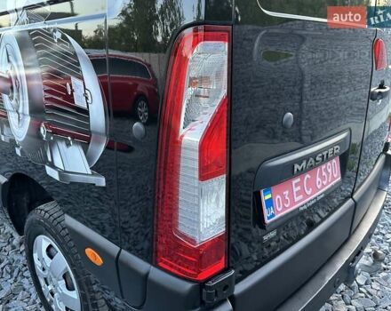 Черный Рено Мастер, объемом двигателя 2.3 л и пробегом 250 тыс. км за 22200 $, фото 24 на Automoto.ua