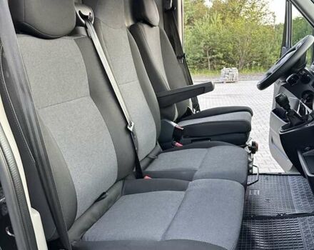 Черный Рено Мастер, объемом двигателя 2.3 л и пробегом 185 тыс. км за 22100 $, фото 60 на Automoto.ua