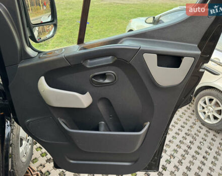 Черный Рено Мастер, объемом двигателя 2.3 л и пробегом 495 тыс. км за 16500 $, фото 15 на Automoto.ua