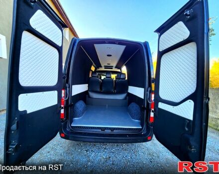 Черный Рено Мастер, объемом двигателя 2.3 л и пробегом 140 тыс. км за 23400 $, фото 6 на Automoto.ua