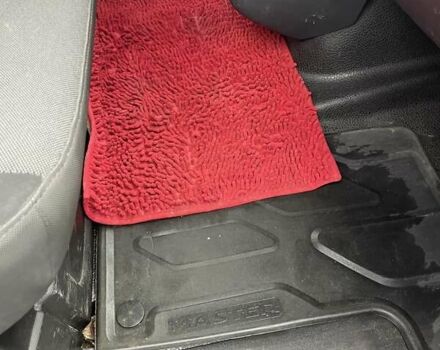 Красный Рено Мастер, объемом двигателя 2.3 л и пробегом 260 тыс. км за 15500 $, фото 5 на Automoto.ua