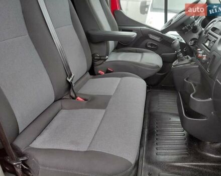 Красный Рено Мастер, объемом двигателя 2.3 л и пробегом 320 тыс. км за 18000 $, фото 31 на Automoto.ua