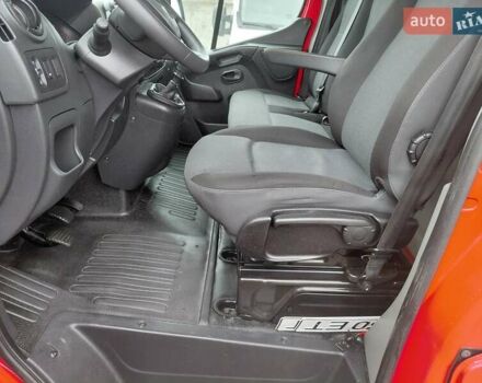 Красный Рено Мастер, объемом двигателя 2.3 л и пробегом 320 тыс. км за 18000 $, фото 45 на Automoto.ua