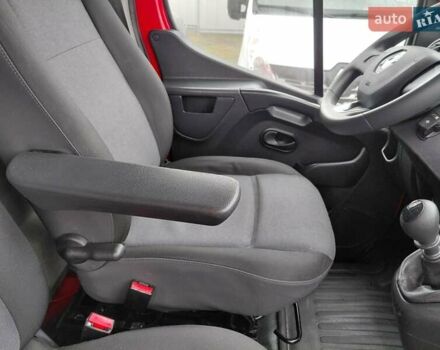 Красный Рено Мастер, объемом двигателя 2.3 л и пробегом 320 тыс. км за 18000 $, фото 30 на Automoto.ua