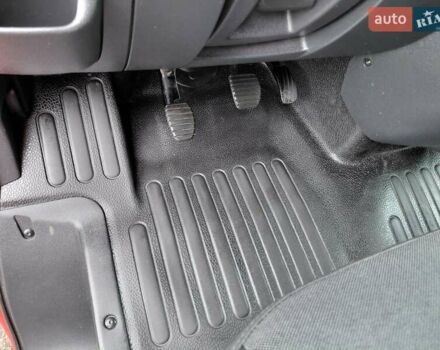 Красный Рено Мастер, объемом двигателя 2.3 л и пробегом 320 тыс. км за 18000 $, фото 41 на Automoto.ua