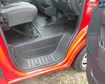 Красный Рено Мастер, объемом двигателя 2.3 л и пробегом 320 тыс. км за 18000 $, фото 36 на Automoto.ua