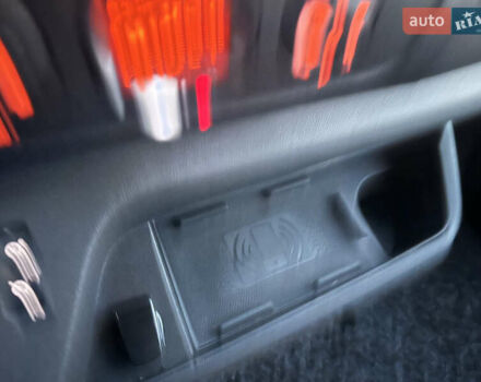 Красный Рено Мастер, объемом двигателя 2.3 л и пробегом 216 тыс. км за 31500 $, фото 24 на Automoto.ua