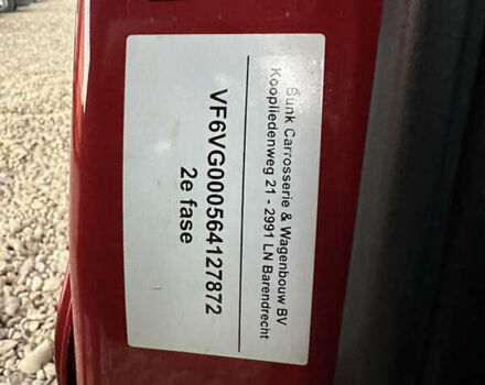 Красный Рено Мастер, объемом двигателя 2.3 л и пробегом 216 тыс. км за 31500 $, фото 30 на Automoto.ua