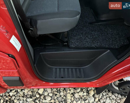 Красный Рено Мастер, объемом двигателя 2.3 л и пробегом 216 тыс. км за 31500 $, фото 28 на Automoto.ua