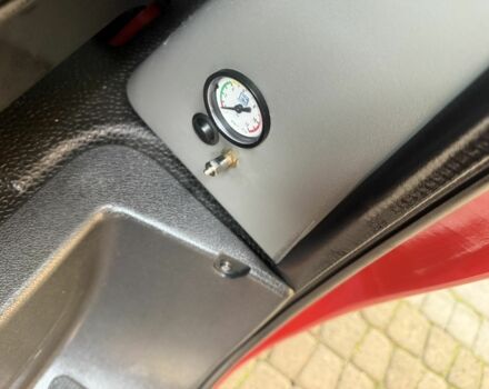 Красный Рено Мастер, объемом двигателя 2.3 л и пробегом 354 тыс. км за 20400 $, фото 7 на Automoto.ua