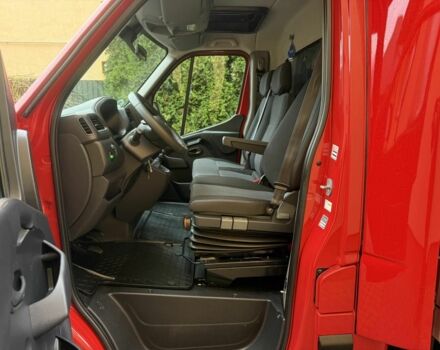 Красный Рено Мастер, объемом двигателя 2.3 л и пробегом 354 тыс. км за 20400 $, фото 3 на Automoto.ua