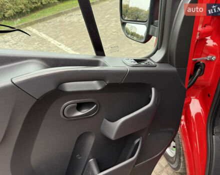Красный Рено Мастер, объемом двигателя 0 л и пробегом 249 тыс. км за 21900 $, фото 43 на Automoto.ua