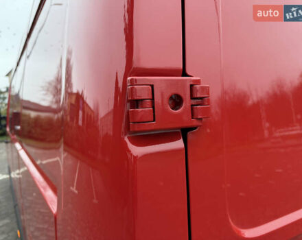 Красный Рено Мастер, объемом двигателя 0 л и пробегом 249 тыс. км за 21900 $, фото 12 на Automoto.ua