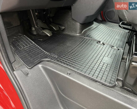 Красный Рено Мастер, объемом двигателя 0 л и пробегом 249 тыс. км за 21900 $, фото 52 на Automoto.ua