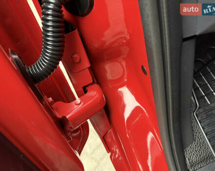 Красный Рено Мастер, объемом двигателя 0 л и пробегом 249 тыс. км за 21900 $, фото 45 на Automoto.ua