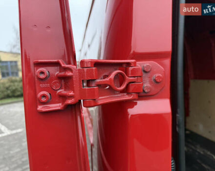 Красный Рено Мастер, объемом двигателя 0 л и пробегом 249 тыс. км за 21900 $, фото 33 на Automoto.ua