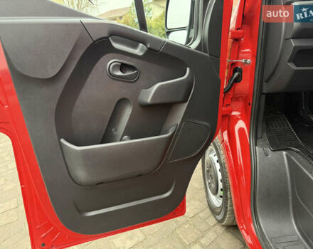 Красный Рено Мастер, объемом двигателя 0 л и пробегом 249 тыс. км за 21900 $, фото 42 на Automoto.ua