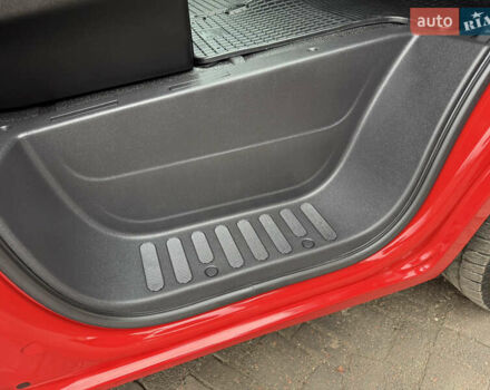 Красный Рено Мастер, объемом двигателя 0 л и пробегом 249 тыс. км за 21900 $, фото 67 на Automoto.ua