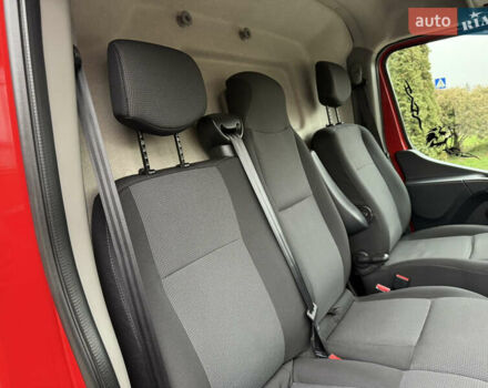 Красный Рено Мастер, объемом двигателя 0 л и пробегом 249 тыс. км за 21900 $, фото 72 на Automoto.ua