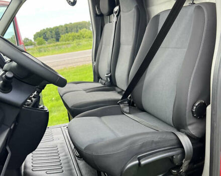 Красный Рено Мастер, объемом двигателя 2.3 л и пробегом 154 тыс. км за 18999 $, фото 36 на Automoto.ua