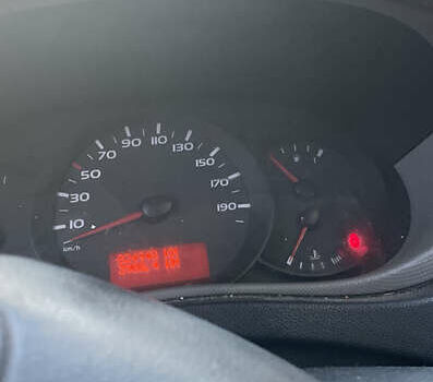 Красный Рено Мастер, объемом двигателя 2.3 л и пробегом 824 тыс. км за 12200 $, фото 4 на Automoto.ua