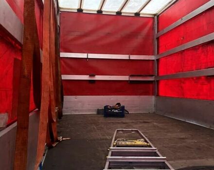 Красный Рено Мастер, объемом двигателя 2.3 л и пробегом 650 тыс. км за 12000 $, фото 8 на Automoto.ua