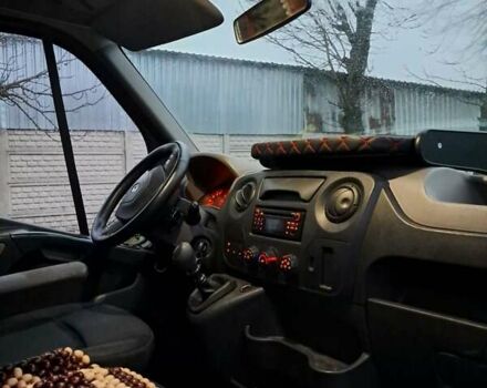 Красный Рено Мастер, объемом двигателя 2.3 л и пробегом 588 тыс. км за 15000 $, фото 12 на Automoto.ua