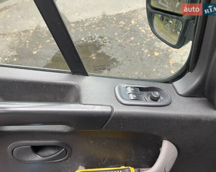 Рено Мастер, объемом двигателя 2.3 л и пробегом 372 тыс. км за 11000 $, фото 12 на Automoto.ua