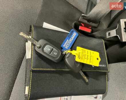 Рено Мастер, объемом двигателя 2.3 л и пробегом 243 тыс. км за 18999 $, фото 6 на Automoto.ua