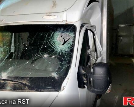 Рено Мастєр, об'ємом двигуна 2.3 л та пробігом 450 тис. км за 12800 $, фото 1 на Automoto.ua