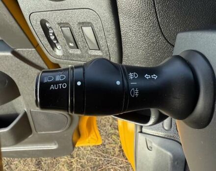 Желтый Рено Мастер, объемом двигателя 2.3 л и пробегом 260 тыс. км за 23499 $, фото 49 на Automoto.ua