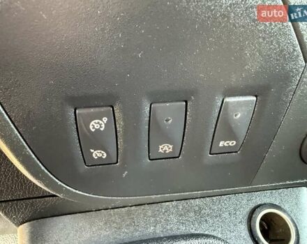 Желтый Рено Мастер, объемом двигателя 2.3 л и пробегом 260 тыс. км за 23499 $, фото 46 на Automoto.ua