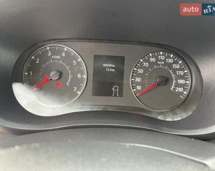 Желтый Рено Мастер, объемом двигателя 2.3 л и пробегом 197 тыс. км за 23000 $, фото 20 на Automoto.ua