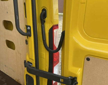 Желтый Рено Мастер, объемом двигателя 2.3 л и пробегом 197 тыс. км за 23000 $, фото 42 на Automoto.ua