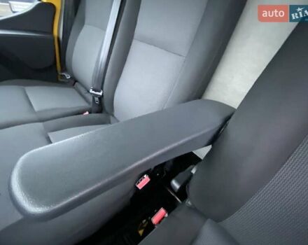 Жовтий Рено Мастєр, об'ємом двигуна 2.3 л та пробігом 241 тис. км за 18999 $, фото 30 на Automoto.ua