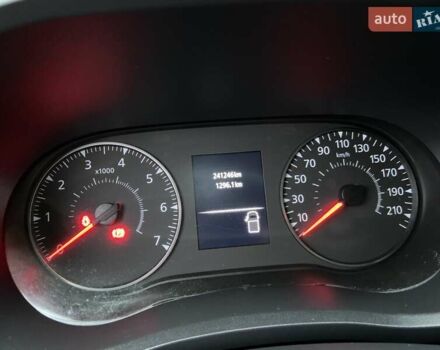 Жовтий Рено Мастєр, об'ємом двигуна 2.3 л та пробігом 241 тис. км за 18999 $, фото 27 на Automoto.ua