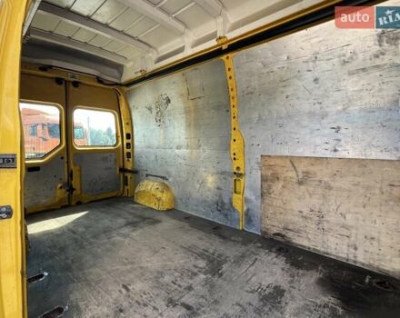 Желтый Рено Мастер, объемом двигателя 2.3 л и пробегом 459 тыс. км за 9000 $, фото 23 на Automoto.ua