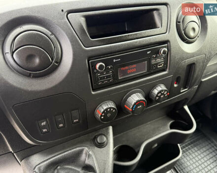 Желтый Рено Мастер, объемом двигателя 2.3 л и пробегом 230 тыс. км за 17700 $, фото 4 на Automoto.ua