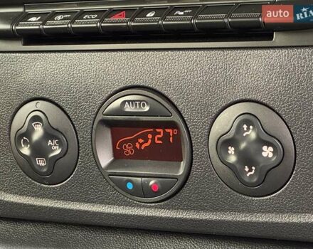 Желтый Рено Мастер, объемом двигателя 2.3 л и пробегом 193 тыс. км за 18800 $, фото 34 на Automoto.ua