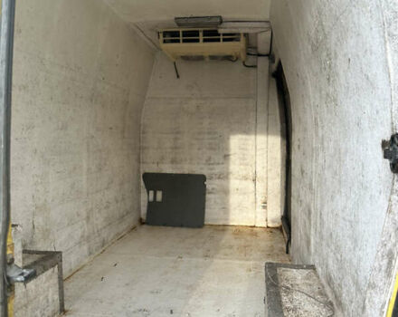 Желтый Рено Мастер, объемом двигателя 2.5 л и пробегом 542 тыс. км за 5700 $, фото 4 на Automoto.ua