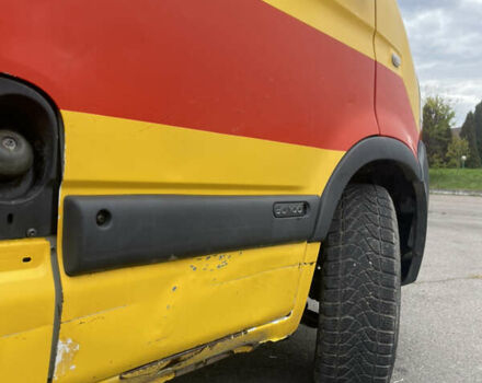 Желтый Рено Мастер, объемом двигателя 2.5 л и пробегом 250 тыс. км за 3750 $, фото 8 на Automoto.ua